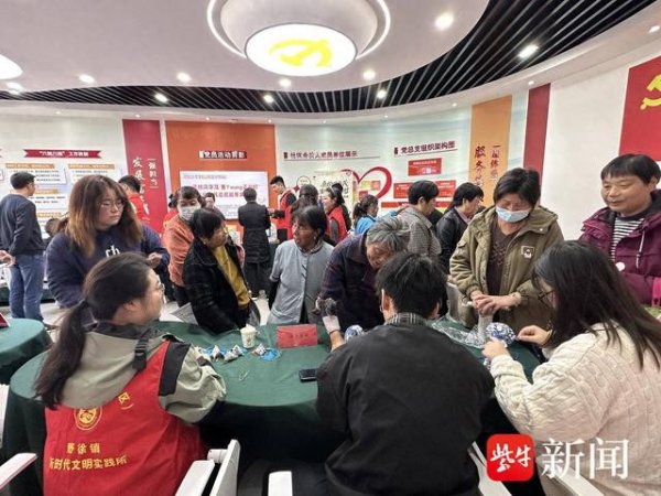 是雷锋故事宣讲者，更是践行者 大学生志愿者获地方政府高度赞誉