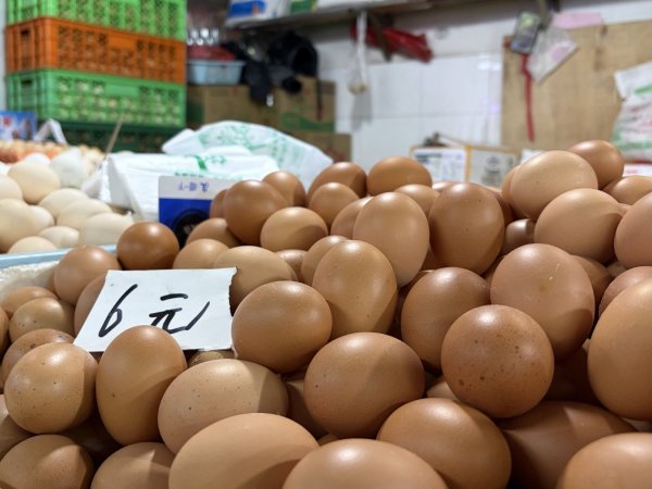 全国蛋价狂飙 有批发商称"一天一价"